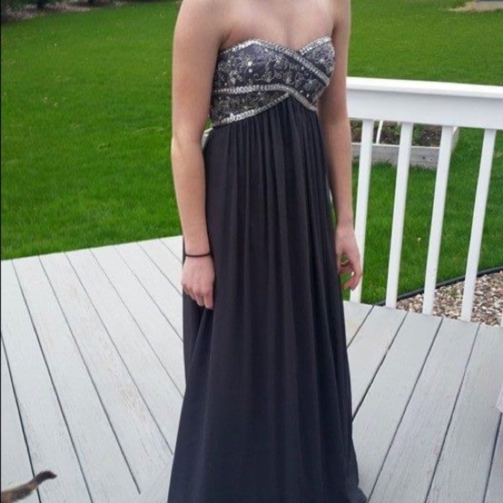 Dress - Picture 2 of 2